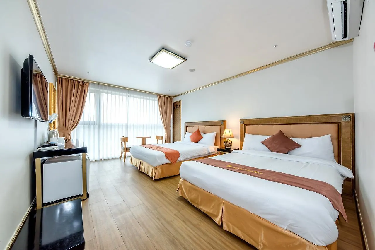 Pearly Hotel Czedżu