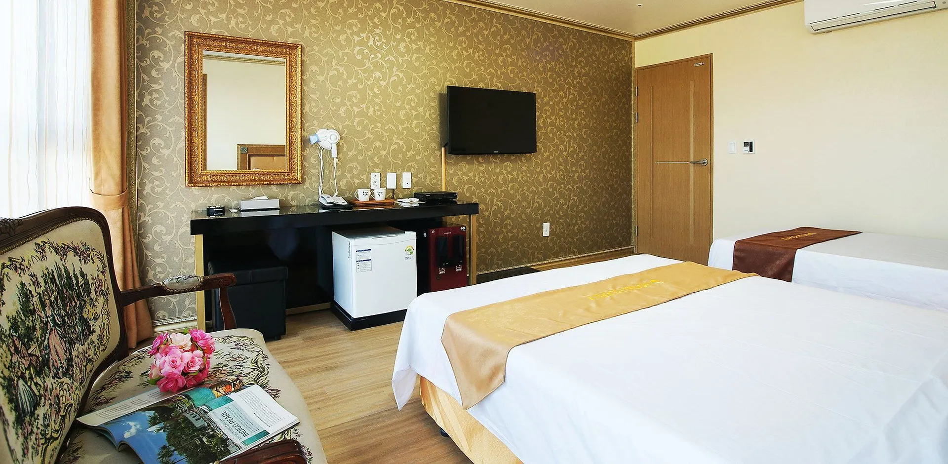Pearly Hotel Czedżu